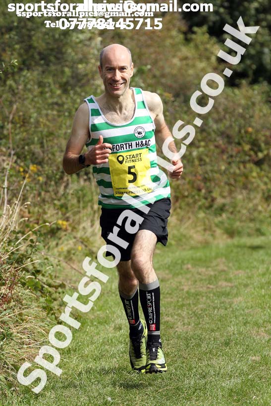 Senior mens relay 2019 Sunderland Harriers Open Cross Country. Photo:  David T. Hewitson/Sports for All Pics